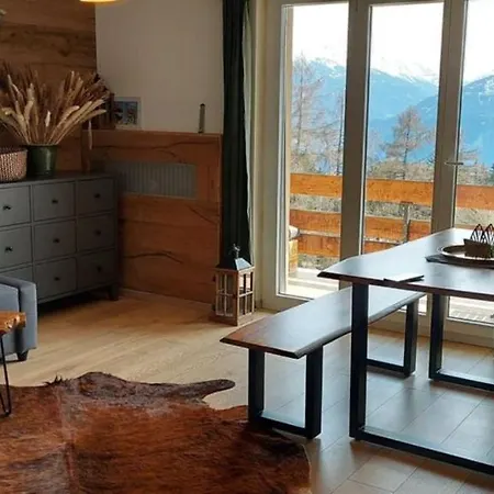 Derby Terrasse Et Vue Sur Les Alpes
