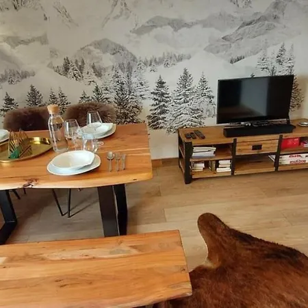 Derby Terrasse Et Vue Sur Les Alpes